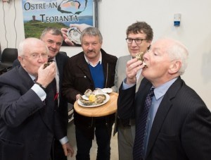 Ostre’an Teoranta, an oyster farm owned by two French brothers Michel and Thierry Hélie,  officially opened a new €0.6 million production and grading facility on its site in An Mhachaire, An Clochán Liath, from left are pat Teh Cope Gallagher, MEP, Steve Ó Cúláin, CEO – Údarás na Gaeltachta, Michel Hélie, Thierry Hélie  and Minister of State, Dinny Mc Ginley TD, The Department of Arts, Heritage and the Gaeltacht.   Photo Clive Wasson