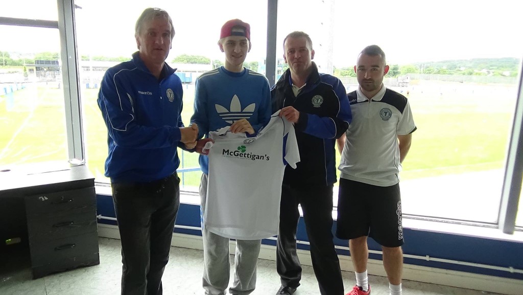 Oisin is welcomed home to Finn Park by Ollie, Shane & Aidan as he came to support his USL team-mates today.