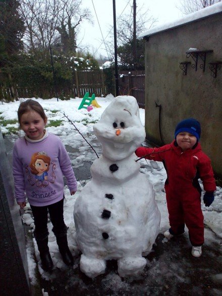 Little Adam and Annie enjoy the snow in Lifford. :) 