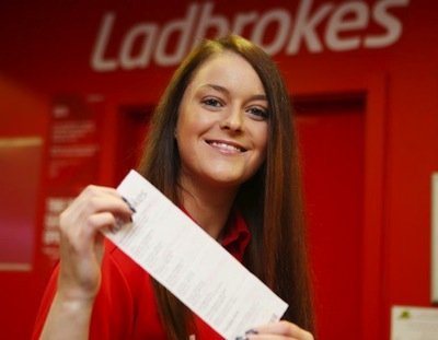 Leanne McGettigan with a copy of the winning betting slip!