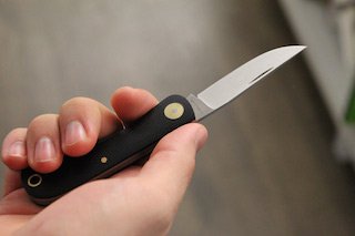 Man was stabbed with a pen-knife