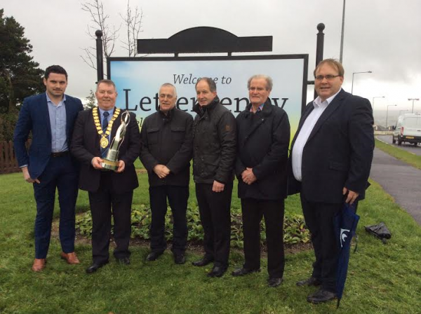 Sign 2: Letterkenny Municipal District Mayor Cllr Gerry McMonagle (second left) with fellow councillors (l-r): James Pat McDaid, Jimmy Kavanagh, Liam Blaney, Ian McGarvey and Michael McBride at the official unveiling of the new Letterkenny Tidy Town signage last Monday.