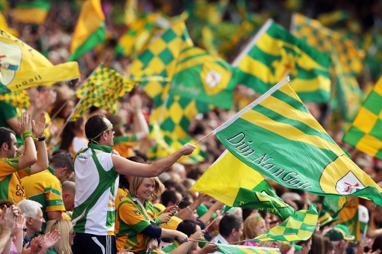 donegal-supporters-celebrate-during-the-game-2682012-4-752x501
