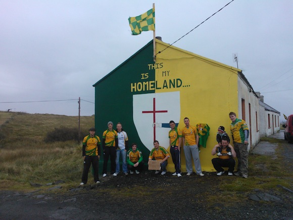 This is the gang in Rosbeg getting ready for Sunday. We're still looking for tickets!! James Boyle, Gary McHugh, Brendan Quinn, Liam Boyle, Eamonn Boyle, Paul Barrett, Declan McTaggert, Steven & Alex Barrett, Philip Boyle....