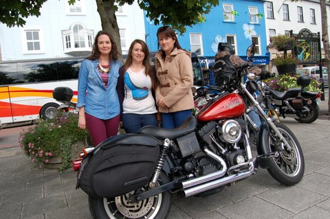 Rachel Ward with Megan & Noreen Marley welcome the 86 motorcyclists!