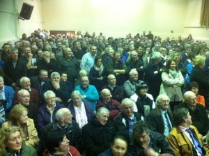Some of the huge crowd which turned out to discuss break-ins across Donegal recently.