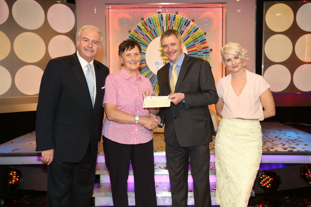 Marina Burns from Greencastle Co. Donegal won €45,000, including a car, on the National Lottery Winning Streak Game Show on RTE, on Saturday 31 May 2014. Pictured at the presentation of the cheques were, from left to right: Marty Whelan, game show co-host; Marina Burns, the winning player; Declan Murray, The National Lottery and Sinead Kennedy, game show co-host. Pic: Mac Innes Photography