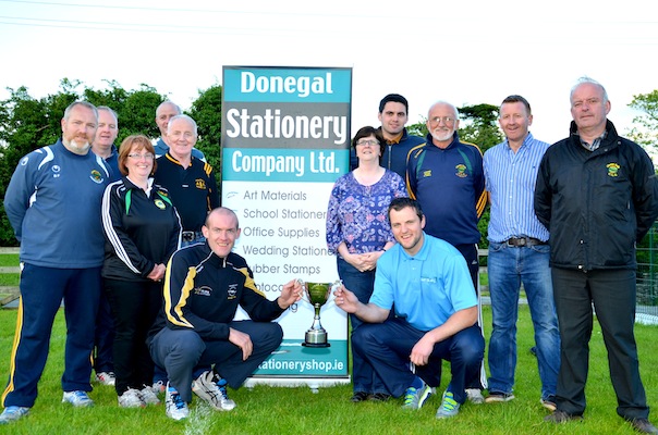 Neil Gallagher and Michael Murphy with the Danny Mc Daid Perpetual Cup at the launch of the Glenswilly Gaa 5k. Also included in photo Danny Mc Daid, Neily Mc Daid, James Pat Mc Daid, the Glenswilly 5k committee and Beirne Lapsley of Donegal Stationery who are main sponsors of this years event. Photo: Geraldine Diver
