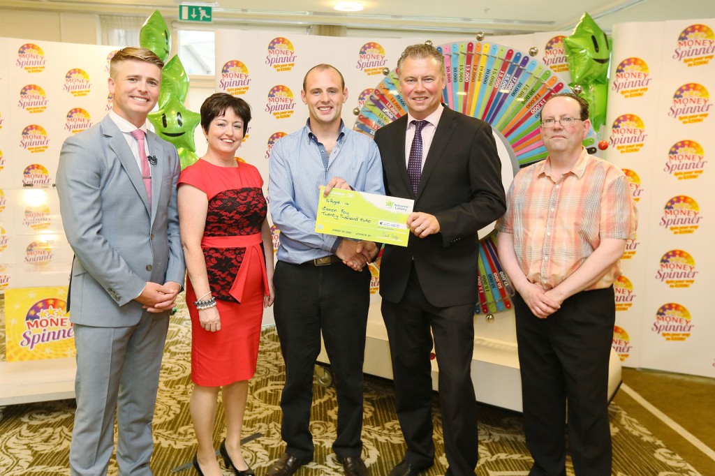 Pictured at the presentation of winning cheques were, from left to right: Brian Ormond, Money Spinner Host; Jacqueline Floyd, ticket selling agent, Floyds, Main Street, Co. Donegal; Eamon Foy, the winning player; Dermot Griffin, Chief Executive, The National Lottery and Paul Floyd, ticket selling agent.  Pic: Mac Innes Photography