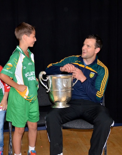 Glenswilly U10 star Christopher swaps tips with Michael. 