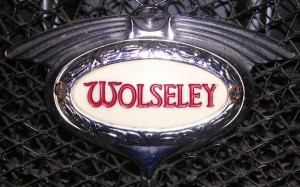 Wolseley_illuminating_radiator_badge