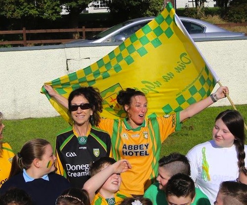 Children from St Columba's National School in Ballylast, Castlefin get their jerseys on for Donegal. ALL PICS BY NORTHWEST NEWS PIX.
