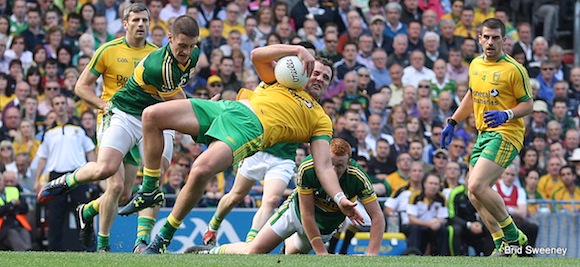 Michael Murphy bends over backwards for the Donegal cause. Pic by Brid Sweeney.