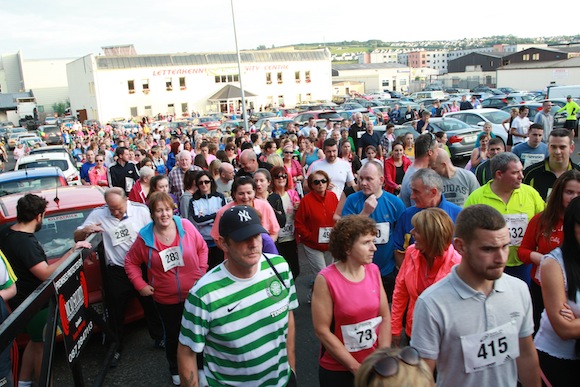 Some of the huge crowd which gathered for the first Shaun Graham memorial Race this evening. ALL PICS BY BRIAN McDAID OF THE CRISTEPH STUDIO