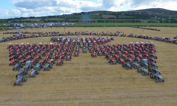 The largest number of Ferguson Tractors used to make the Fergusoin Logo at the world record attempt in Burt Co Doengal. Pic-Clive Wasson