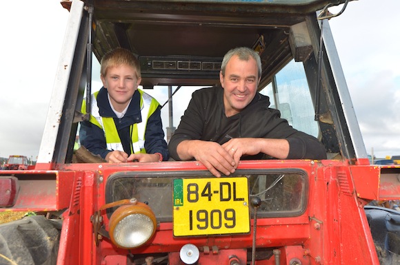 Dale Tinney and Martin Tinney at teh Ferguson World record attempt.  Pic-Clive Wasson