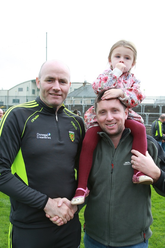 Jerome and Amy Mc Elcar meet with Paul McGonagle of the Donegal management team in Ballybofey.