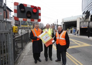 David Franks, Chief Executive of Iarnrod Eireann (left) with Noel Brett, Chief Executive of the Road Safety Authority and Gerald Beesley, Railway Safety Commissioner (right), pictured at the launch of the new RSA/Iarnrod Eireann/Railway Safety Commission public awareness campaign to educate road users on safety at railway crossings. Pic. Robbie Reynolds