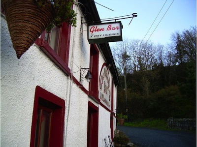 The wonderful Olde Glen Bar. No wonder Santa stopped off!