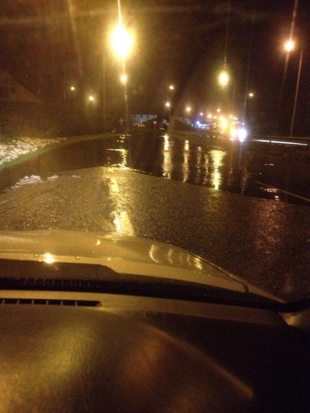 The roundabout at The Clanree Hotel is badly flooded. Picture by PJ Gallagher. 