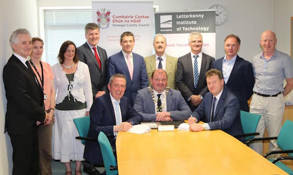 Cllr. Ciaran Brogan, Cathaoirleach, Donegal County Council with Seamus Neely, Chief Executive, Donegal County Council and Paul Hannigan, President of Letterkenny Institute of Technology (LYIT), signing a 5-year memorandum of understanding on behalf of both organisations on Wednesday along with members of the executive board at LYIT and senior staff from Donegal County Council.