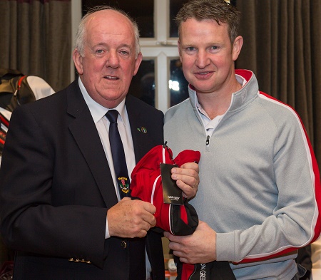 Club Captain Ivan Fuery presenting Kieran Sweeney with the gross prize for Captain’s Day.