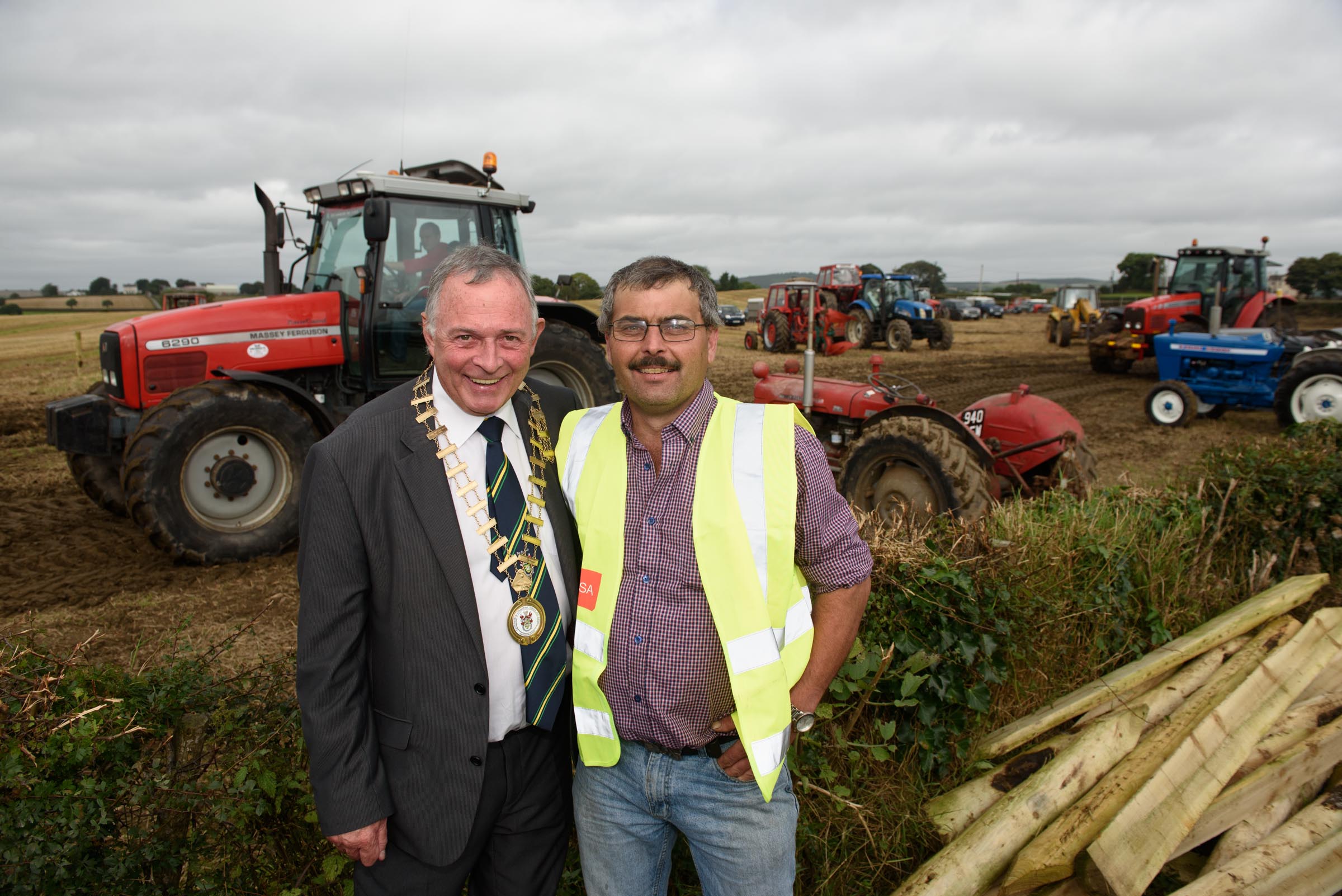 Cathaoirleach of Donegal County Council, Terence Slowey and alan Robb at the Ferguson World Record Rematch 2016. Photo Clive Wasson