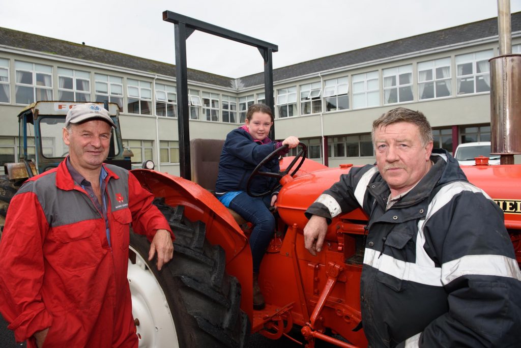 Jackie Reid, Katelyn Callaghan and Huh Callaghan at the Robbie Robb Memorial Tractor Run in of St.Josephs Hospital. Photo Clive Wasson