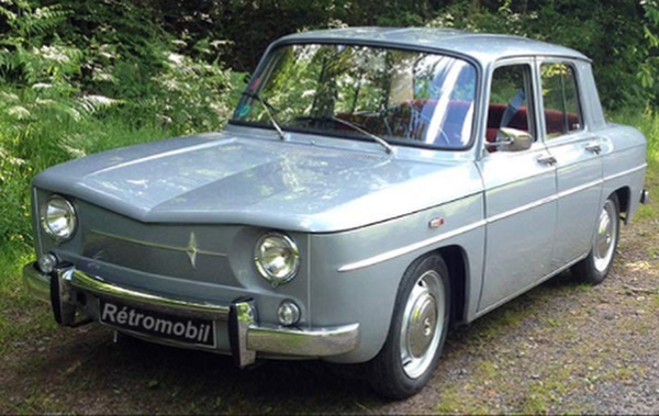 The old RENAULT 8 complete with its tasty headlights.
