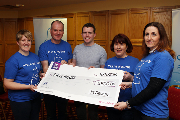 Michael Devlin make a presentation of Û 5,500 to Pieta House, proceed from his walk from Canada to the Mexico. included from left are Donna Campbell Danny Devlin, Anastasia Rouche and Paula Coyle. Photo Brian McDaid