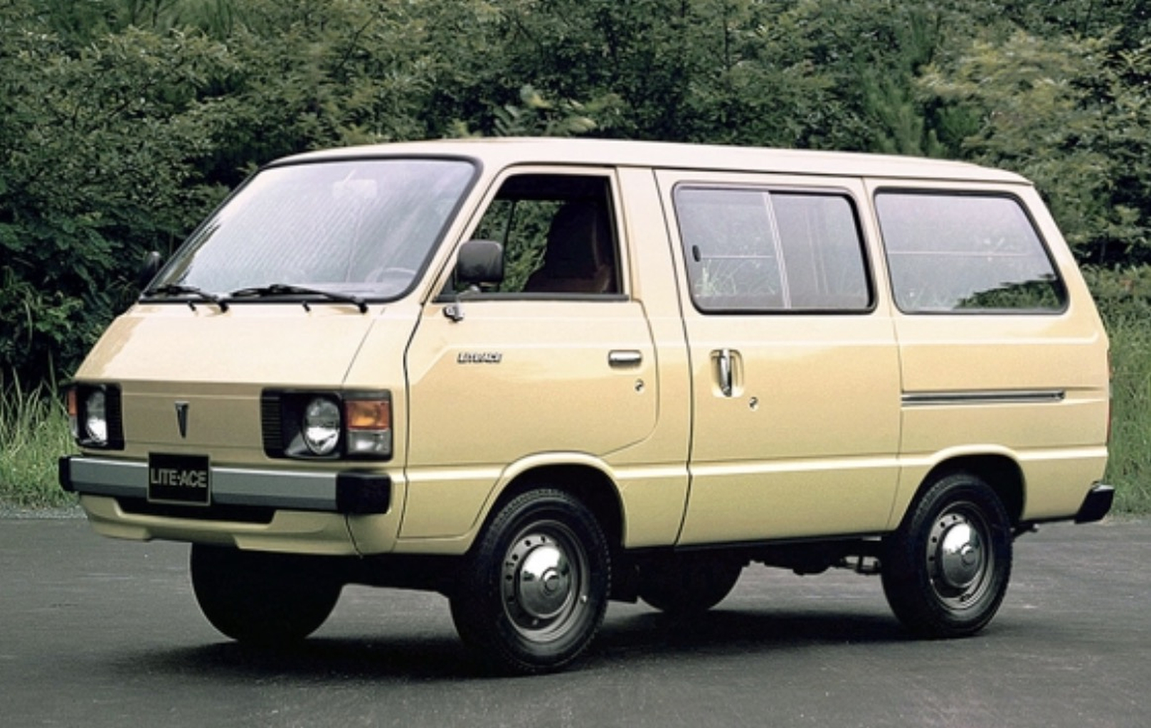 My first vehicle was a van version of this Liteace from which I sold bread through out Donegal for Ormo Bakery. Photo Brian McDaid