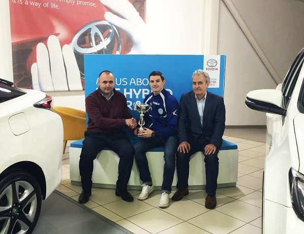 Ciaran Coll presented with his award by Brendan Kelly of Kelly’s Toyota