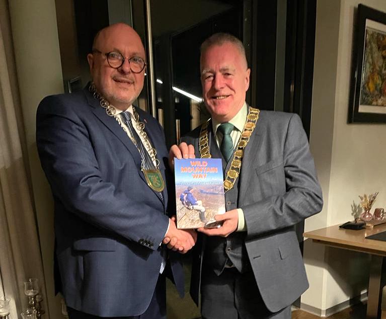 Das Donegal-Buch lockt den Bürgermeister der deutschen Stadt – Donegal Daily