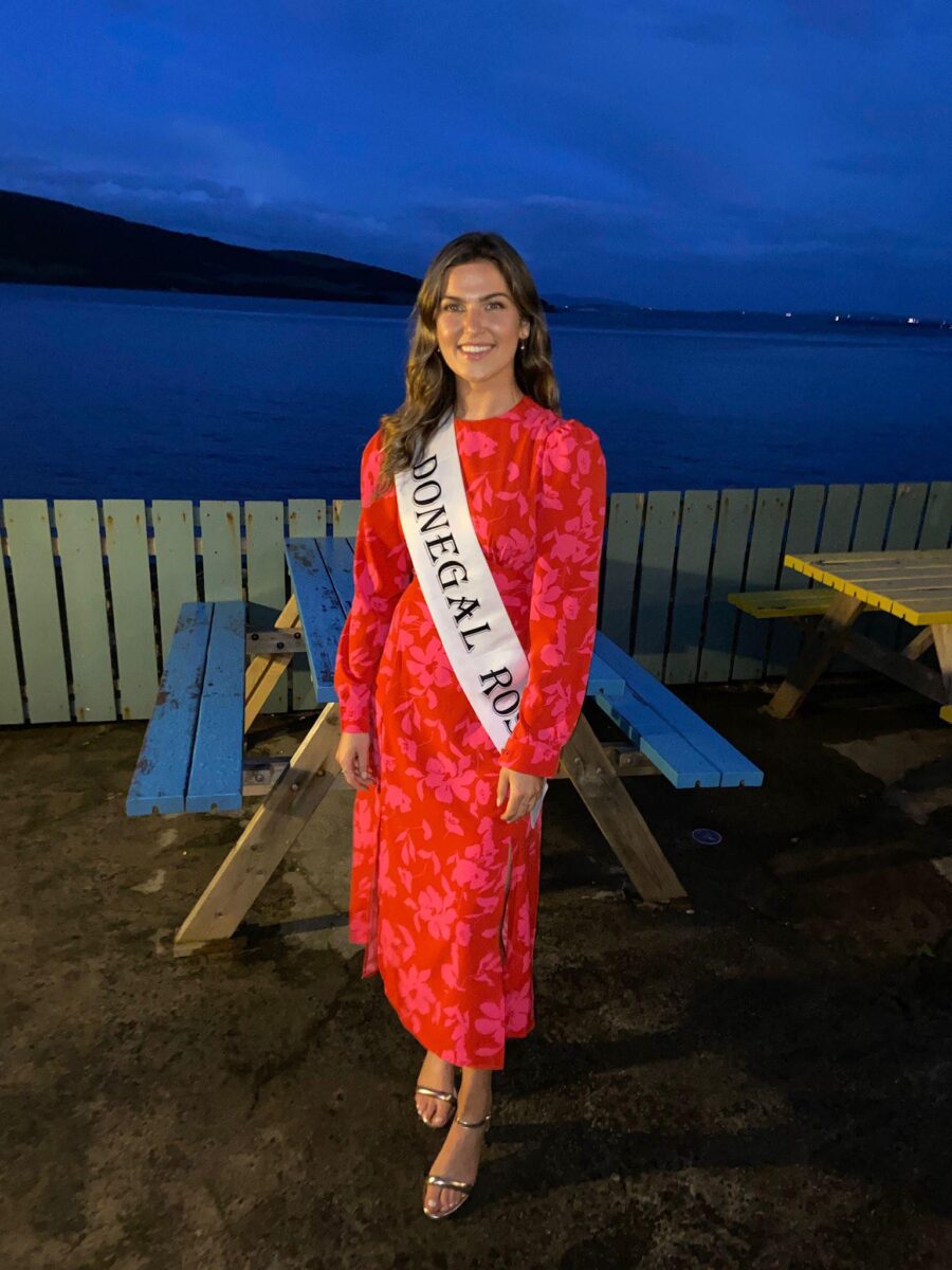 Donegal Rose Katie celebra el pueblo que la hizo – Donegal Daily