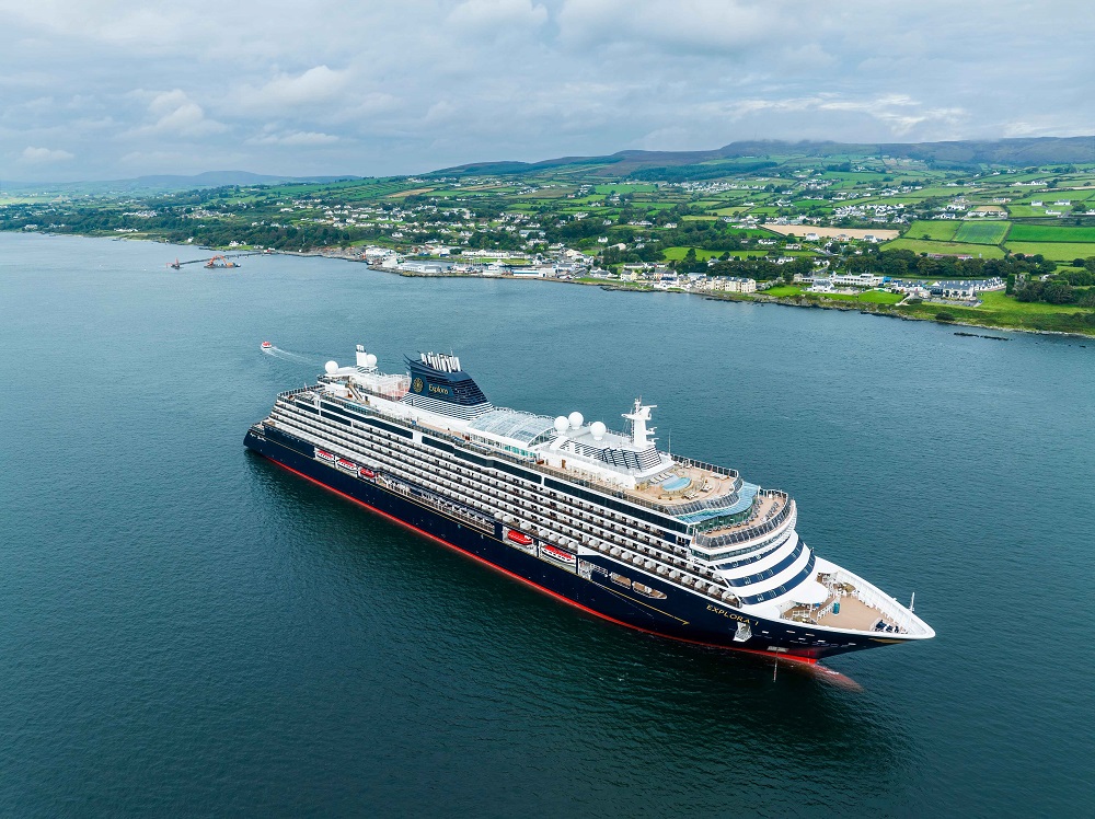 Un crucero de lujo hace su primera escala en Donegal